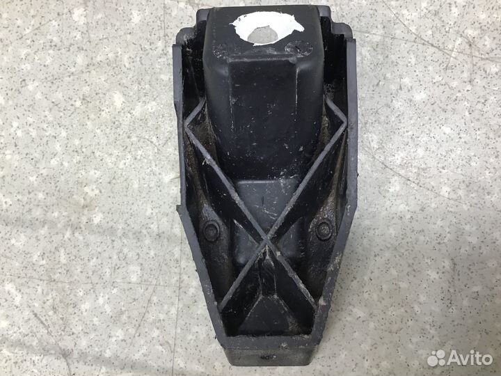 Кронштейн заднего бампера правый Ford Focus III 20