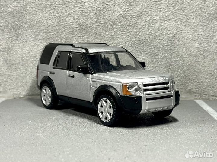 Коллекционная модель Land Rover Discovery 3 1:43