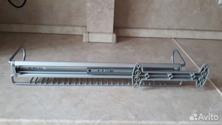 Вешалка-полка выдвижная