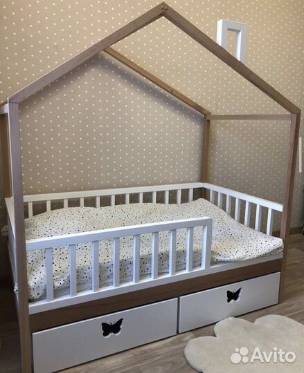 Детская кровать домик. Бук