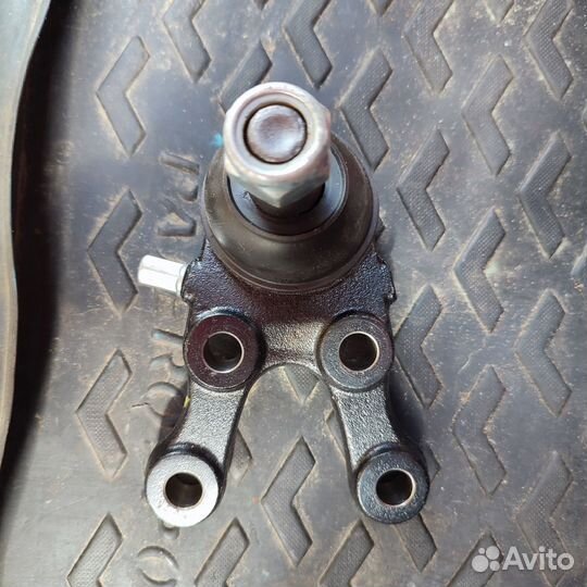 Шаровая опора