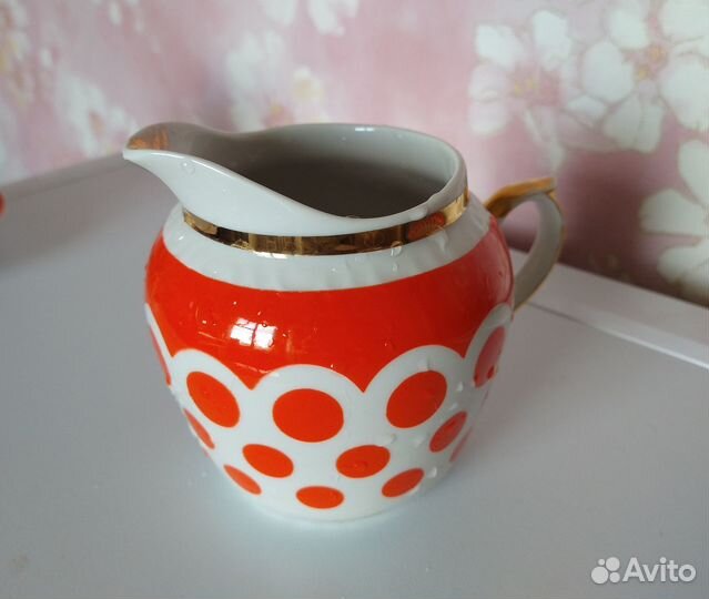 Молочник фарфоровый