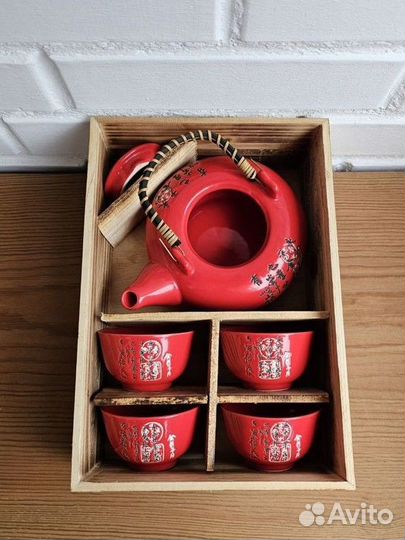 Китайский красный чайный сервиз 