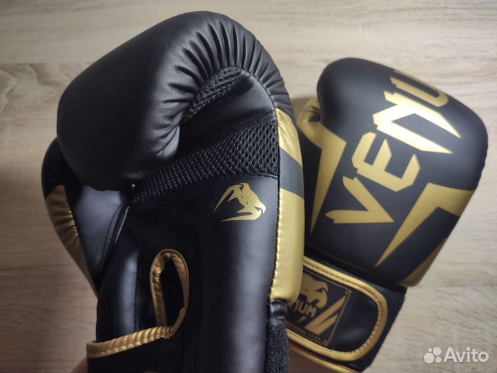 Боксерские перчатки 10-12-14-16 унций Венум