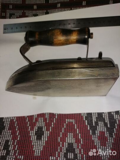 Утюг старинный электрический