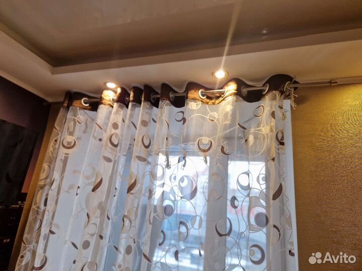 Тюль и карниз