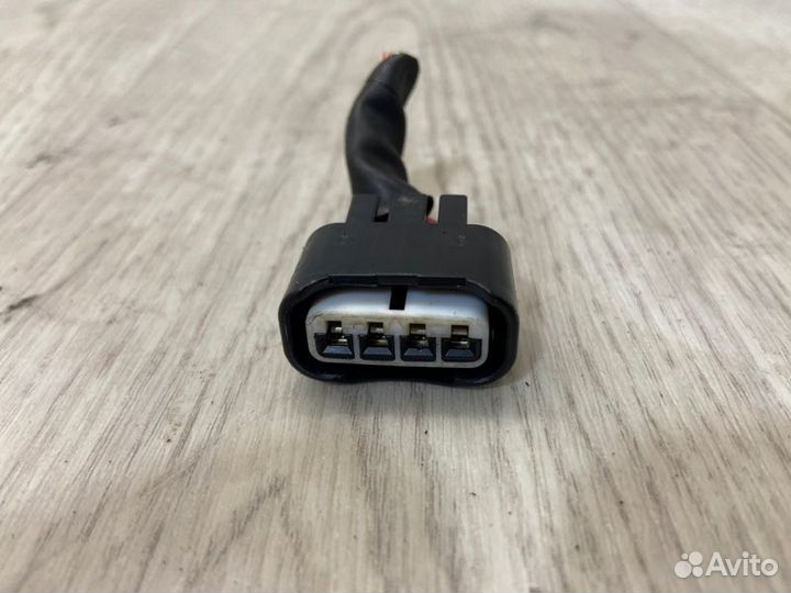 Разъем (фишка) катушки зажигания Toyota Avensis