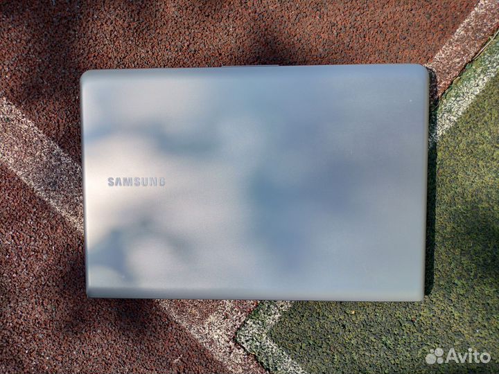 Samsung NP530U4C, i3-2377M, SSD+HDD 500Gb, RAM 4Gb