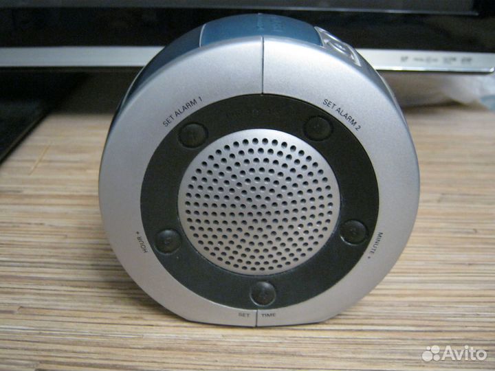 Philips AJ3600/00C часы с проекцией времени, радио