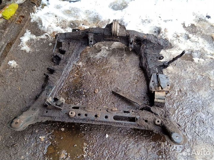 Подрамник передний renault megane 1