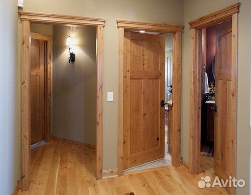 Дверь из массива дерева