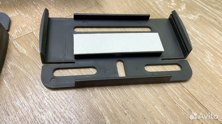 Mitsubishi Lancer Безрамочные крепления для номеро