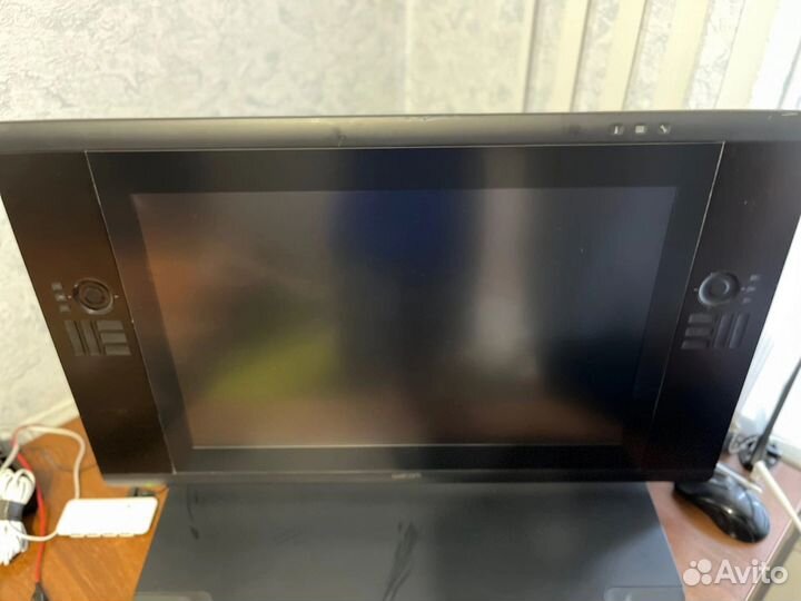 Графический планшет wacom 24HD