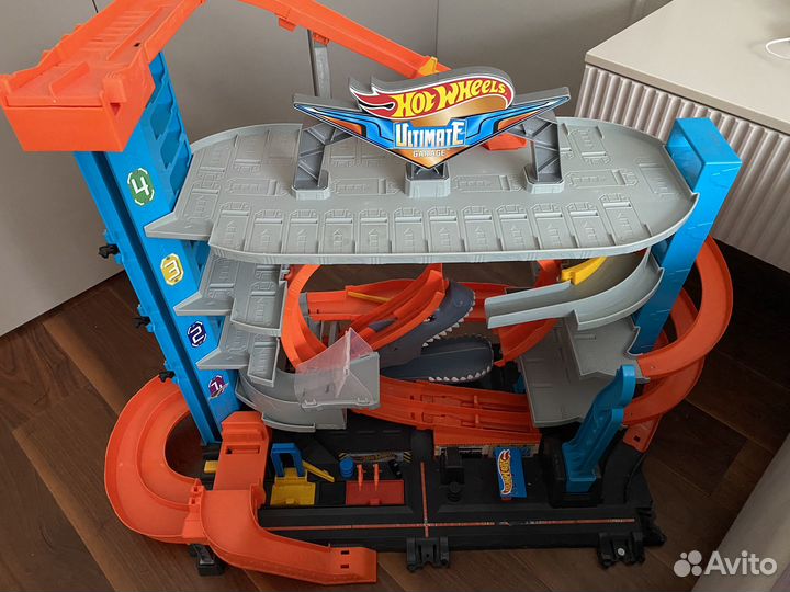 Hot Wheels гараж, парковка, трек