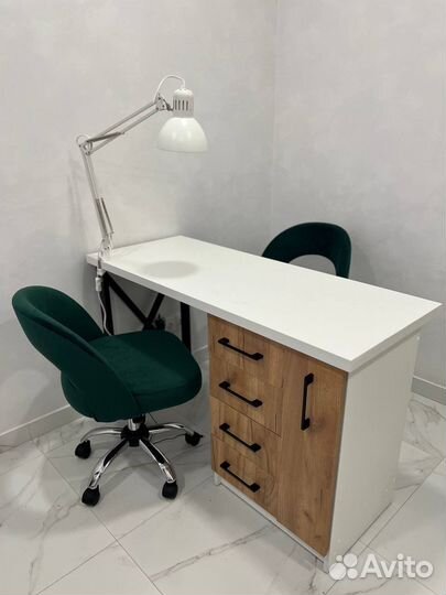 Сдаю в аренду место мастера маникюра