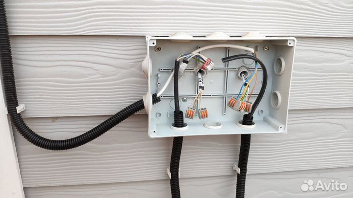 Электрик. Установка розеток. Услуги электрика