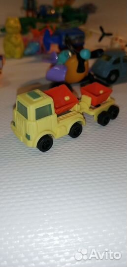 Игрушки из киндер сюрпризов