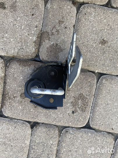 Крючок замка капота левый bmw 5 f 10