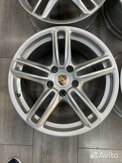 R19 5x130 Porsche Panamera Turbo