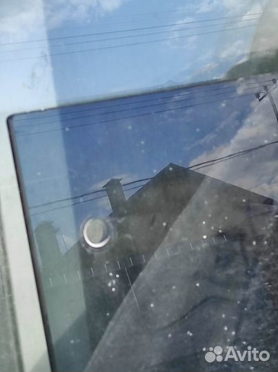 Стойка ограждения стеклянная и стекло тонированное