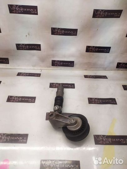 VAG Ролик руч.ремня с кронштейном VW crafter BCS