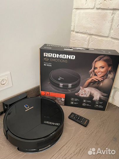 Робот пылесос Redmond
