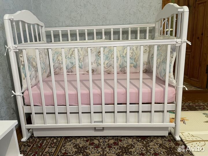 Детская кроватка