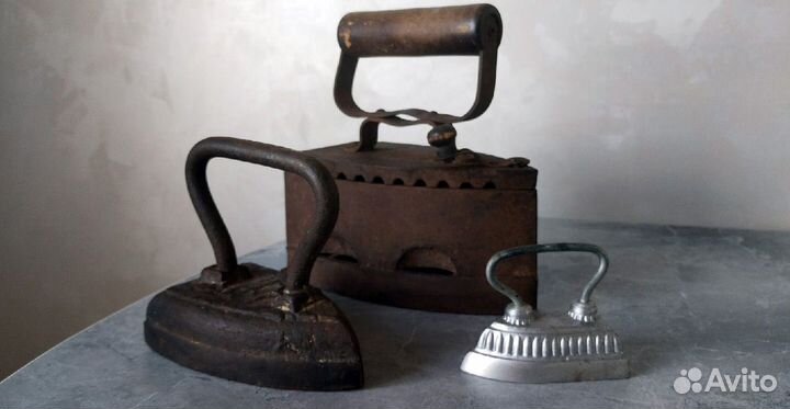 Утюг старинный