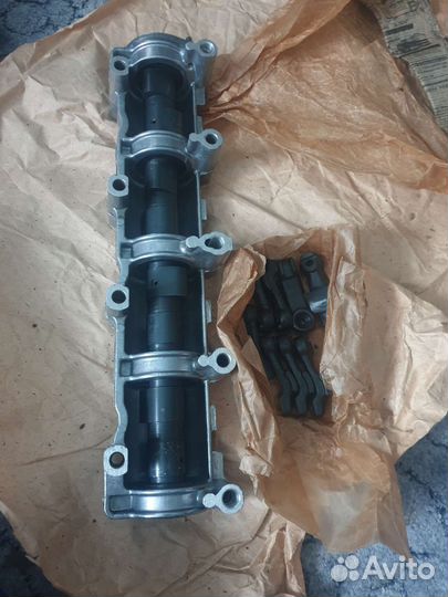 Постель распредвала в сборе, и рокера 8 штук