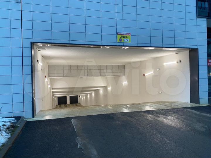 Машиноместо, 13 м²