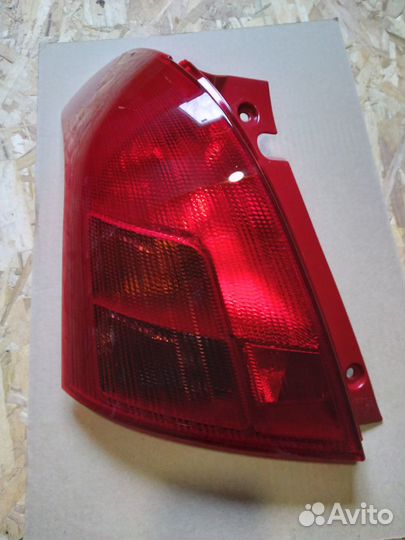 Фонарь задний левый suzuki swift 2004-2008
