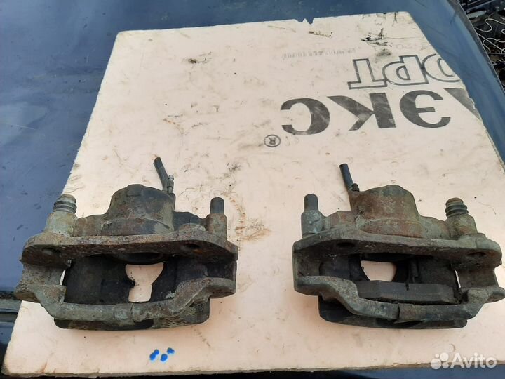 Передние тормозные суппорта Renault 21