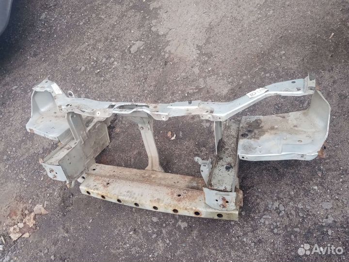 Телевизор. передняя часть Нива chevrolet