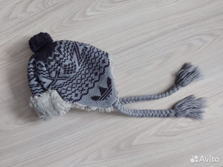 Шапка Adidas теплая с косичками