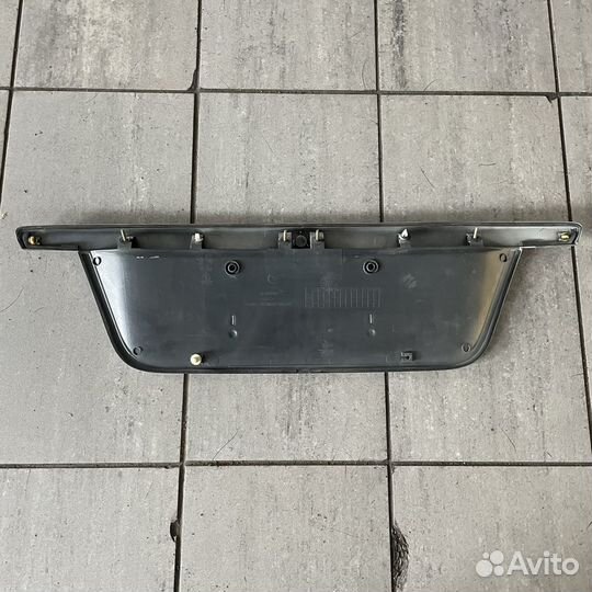 Накладка крышки багажника Toyota Camry ACV36 02-06