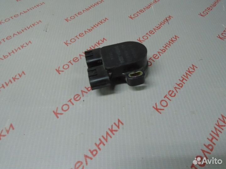 Nissan 22620-4M501 Датчик положения дросселя