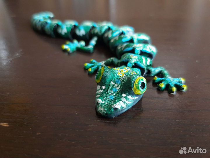 Ящерица игрушка