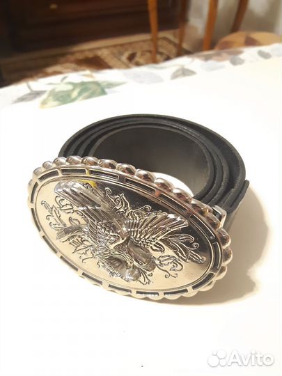 Кожаный ремень красивый