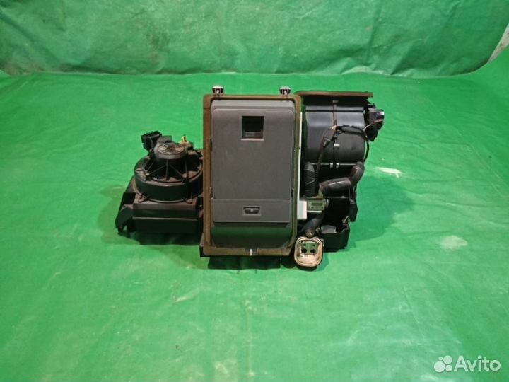 Холодильник BMW 7 E65 745i 4.4 2001-2008г 00297274