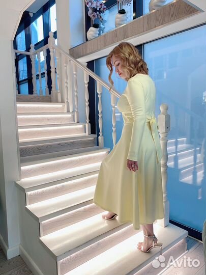 Платье миди на полу корсете новое