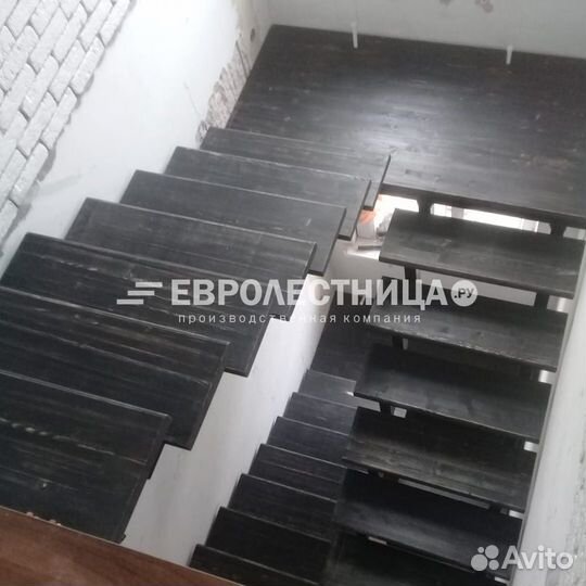 Лестница на металлокаркасе