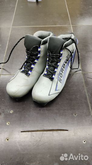 Лыжи беговые, палки, ботинки 45 на рост 185