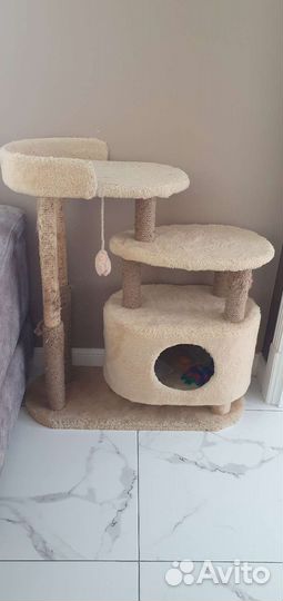 Домик лежанка для кошки с когтеточкой