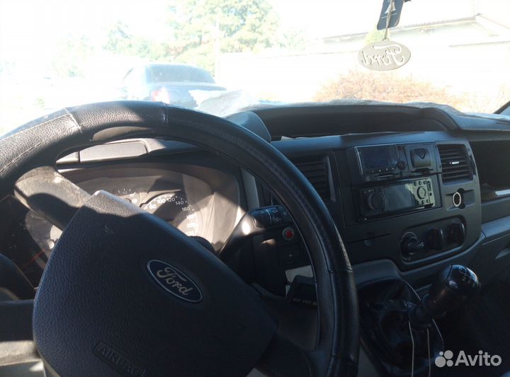 Ford Transit микроавтобус, 2013