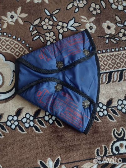 Детское удерживающее в автомобиль