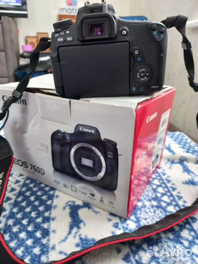 Зеркальный фотоаппарат Canon EOS 760D