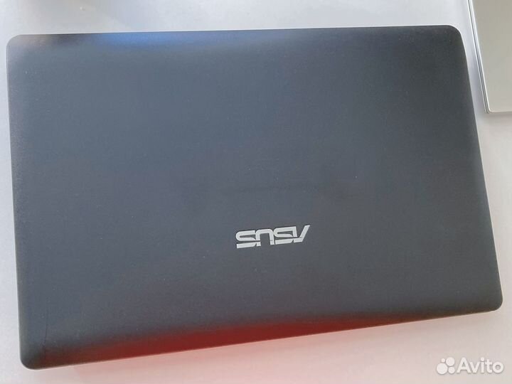 Ноутбук asus