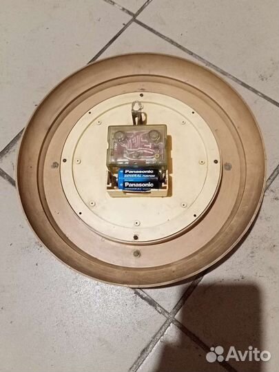 Часы янтарь