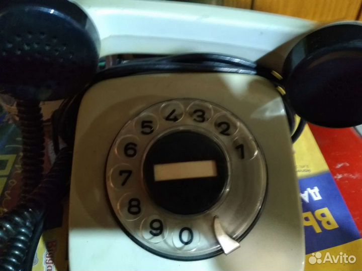 Старый телефон