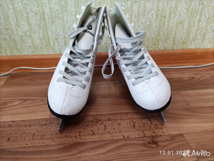 Коньки фигурные 35 размер